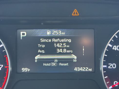 Certified 2024 Kia Forte LXS FWD image 2