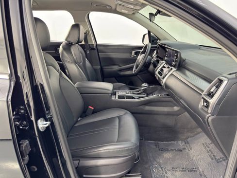 Used 2021 Kia Sorento S image 14