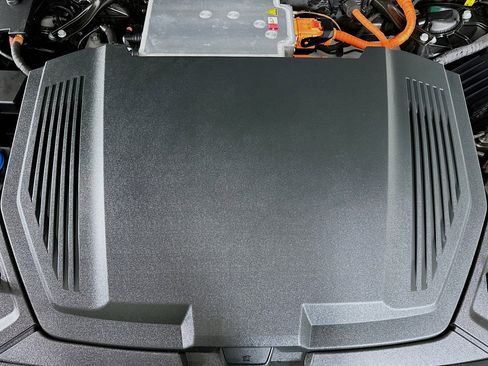 Used 2019 Audi e-tron Prestige w/ Prestige Package image 13