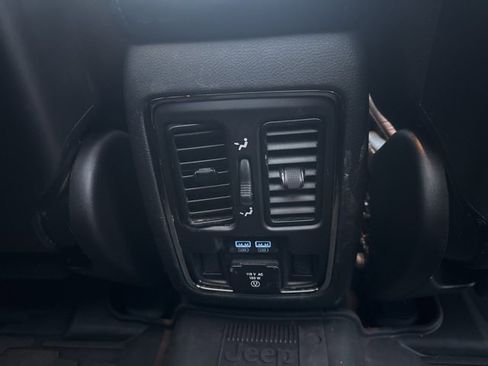 Used 2019 Jeep Grand Cherokee Limited X image 15