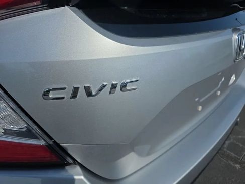 Used 2018 Honda Civic Sport image 11