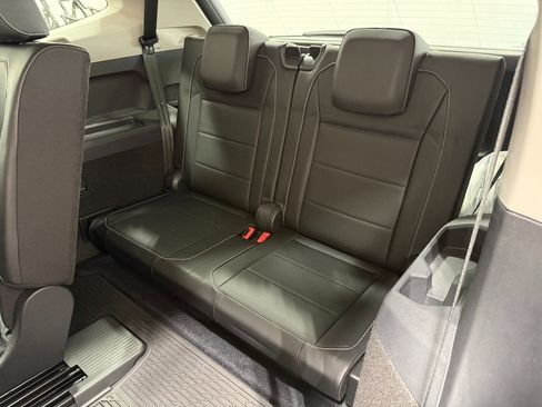 Used 2021 Volkswagen Tiguan SE FWD image 46