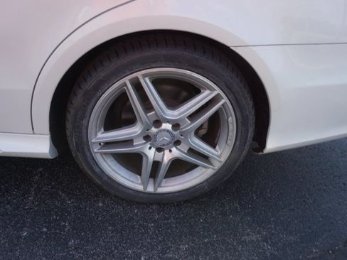 Used 2014 Mercedes-Benz E 350 Sedan image 35