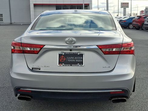 Used 2018 Toyota Avalon XLE Premium image 5