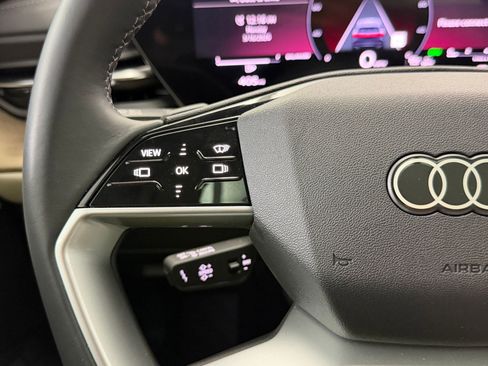 Used 2025 Audi Q5 Premium Plus w/ Premium Plus image 17