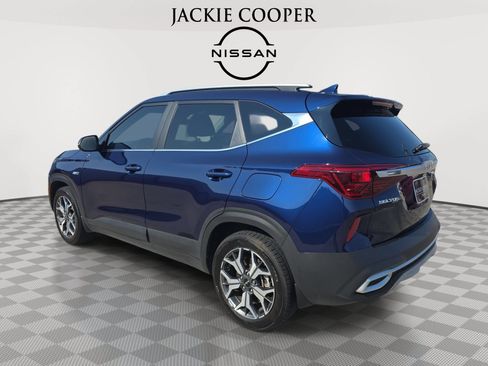 Used 2022 Kia Seltos EX AWD/4WD image 4