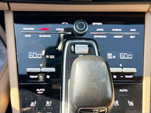 Used 2019 Porsche Cayenne Base image 16