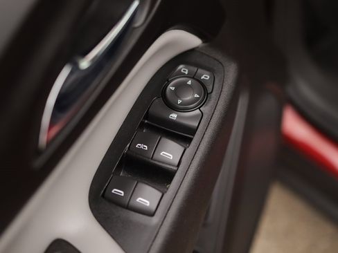 Used 2018 Chevrolet Equinox Premier image 26