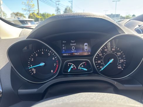 Used 2017 Ford Escape Titanium AWD/4WD image 6