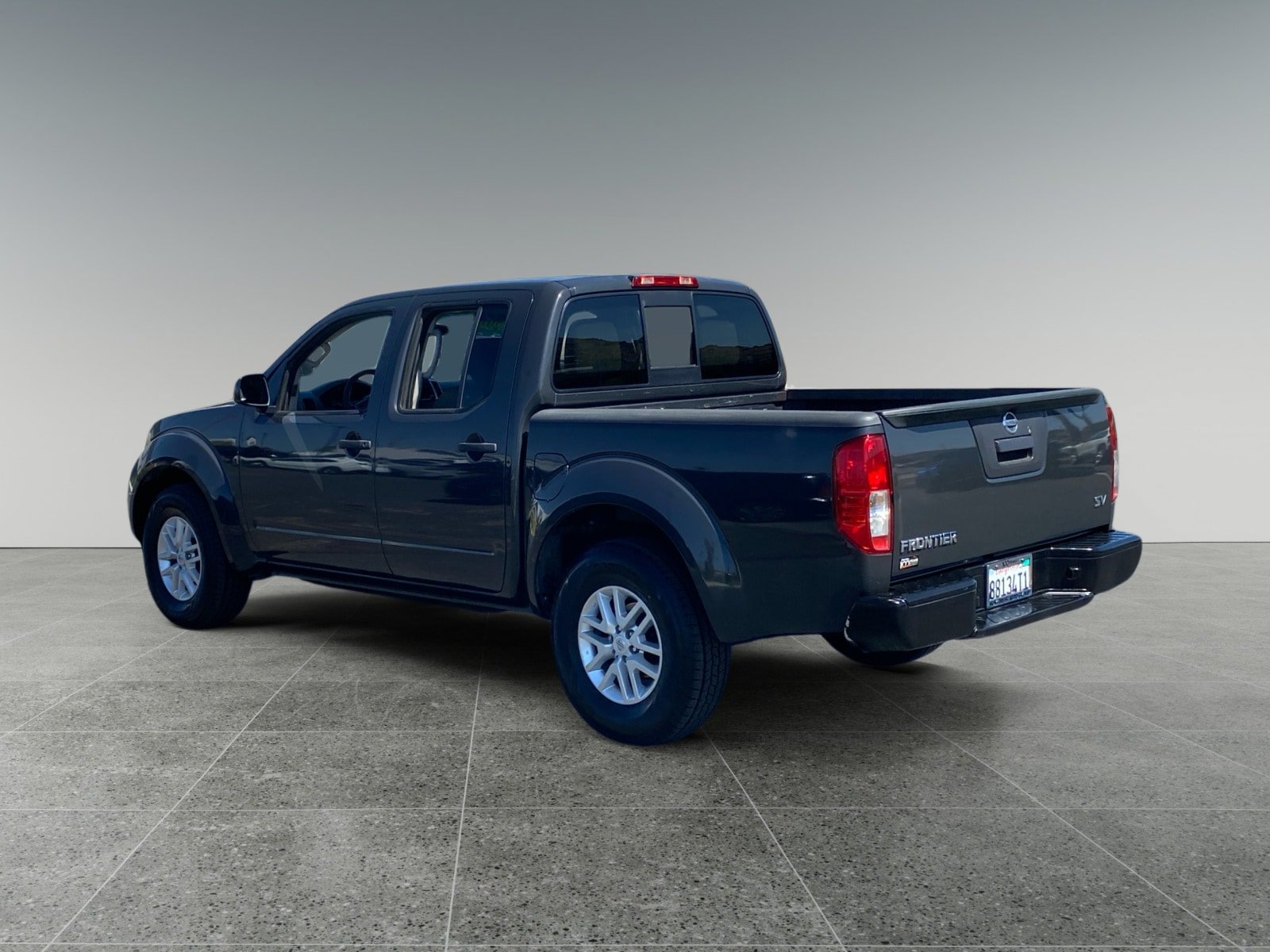 Used 2015 Nissan Frontier SV RWD image 3