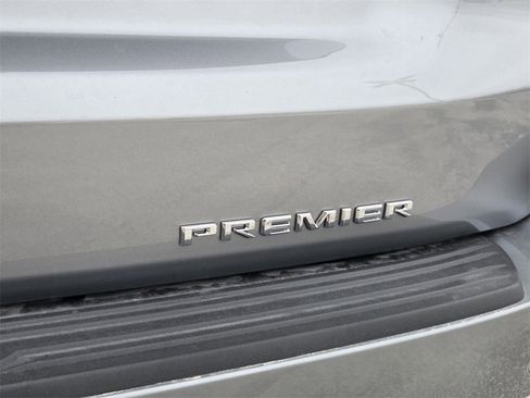 Used 2025 Chevrolet Suburban Premier image 14