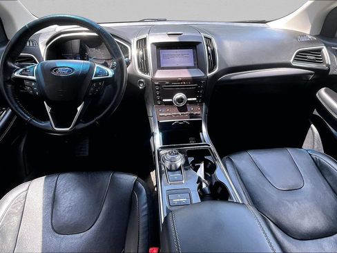 Used 2019 Ford Edge Titanium w/ Equipment Group 301A AWD/4WD image 8