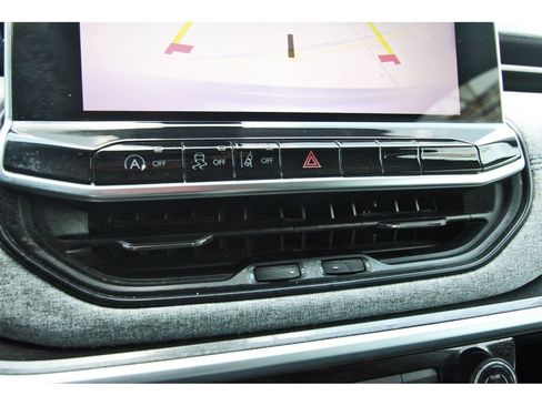 Used 2022 Jeep Compass Latitude w/ Sun and Sound Group FWD image 28