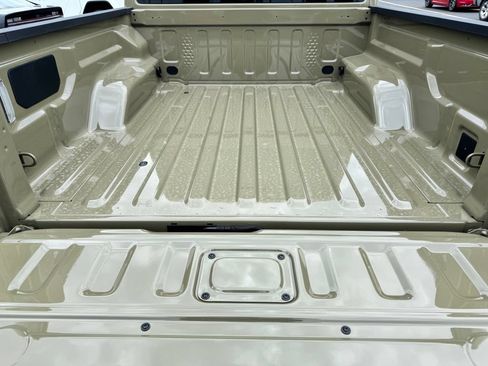 New 2026 Jeep Gladiator Mojave w/ Steel Bumper Group AWD/4WD image 9