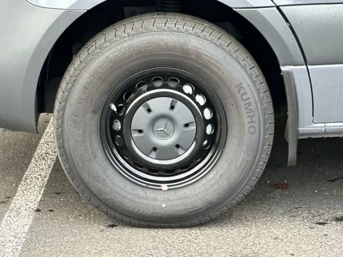 Used 2025 Mercedes-Benz Sprinter 2500 image 24