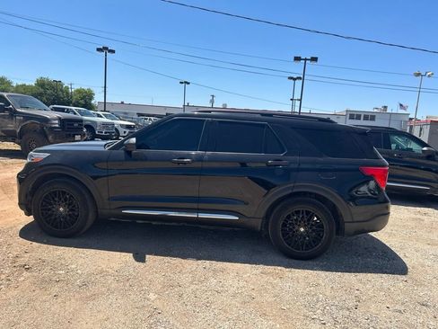 Used 2022 Ford Explorer XLT w/ Equipment Group 202A RWD image 5