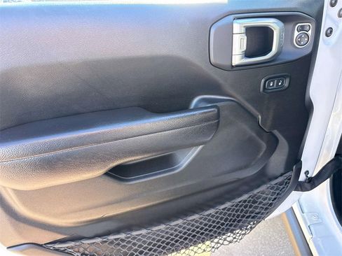 Used 2022 Jeep Gladiator Mojave image 21