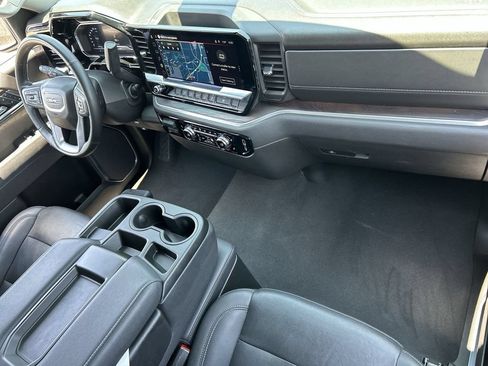 Used 2025 GMC Sierra 1500 SLT AWD/4WD image 28