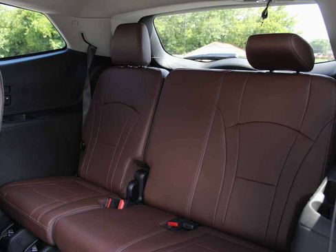 Used 2018 Buick Enclave Avenir w/ Avenir Technology Package FWD image 26