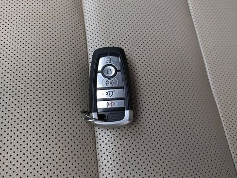 Used 2020 Ford Escape SEL FWD image 32