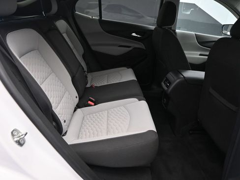 Used 2018 Chevrolet Equinox LT FWD image 11