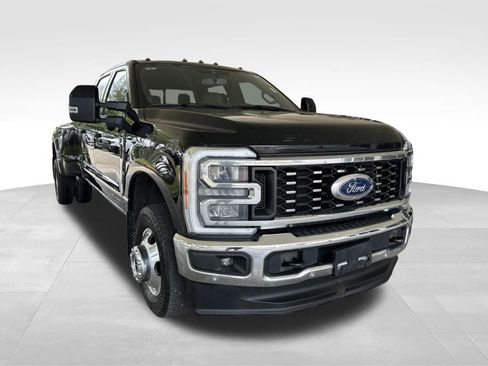 Used 2023 Ford F350 Lariat w/ Lariat Ultimate Package AWD/4WD image 2