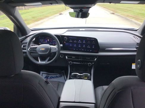 New 2026 Chevrolet Traverse LT w/ Driver Confidence Package image 24