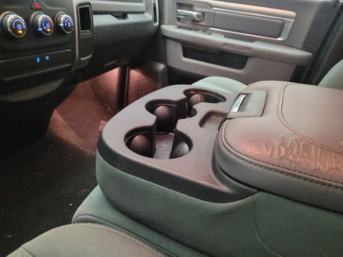 Used 2015 RAM 1500 Classic SLT AWD/4WD image 26