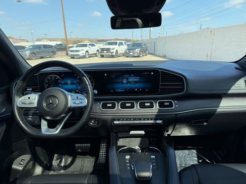 Used 2022 Mercedes-Benz GLS 450 4MATIC image 12