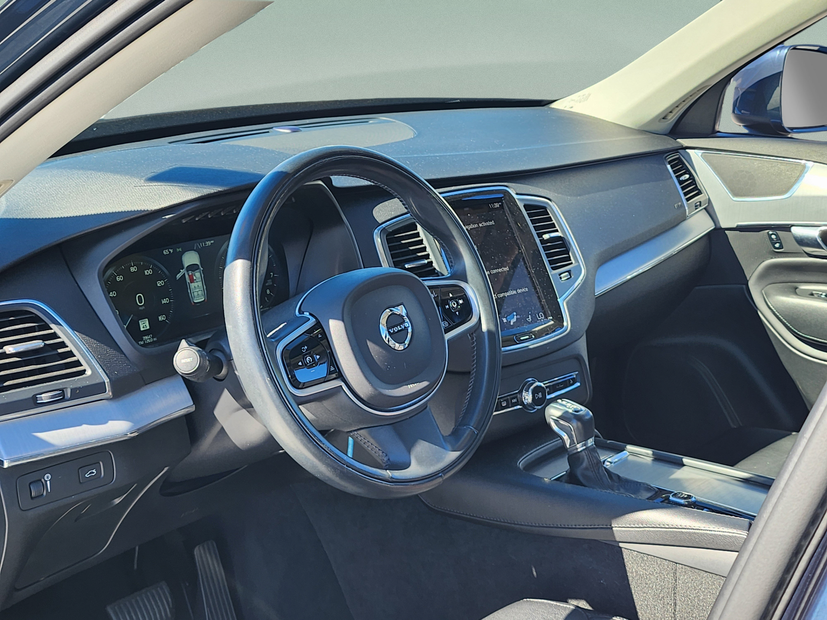 Used 2021 Volvo XC90 T5 Momentum w/ Climate Package FWD image 10