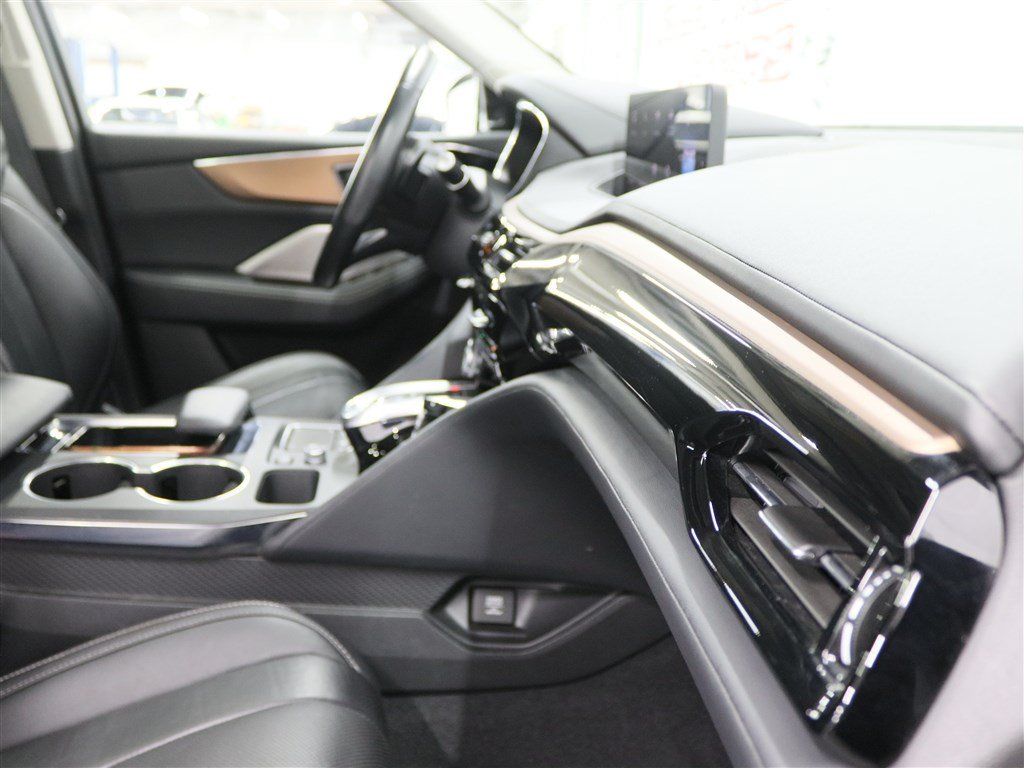 Used 2022 Acura MDX w/ Technology Package AWD/4WD image 34