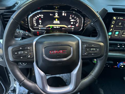 Used 2023 GMC Sierra 1500 Elevation image 17
