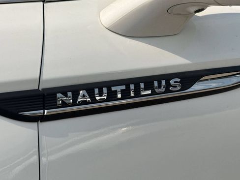 Certified 2023 Lincoln Nautilus Reserve w/ Equipment Group 201A AWD/4WD image 10