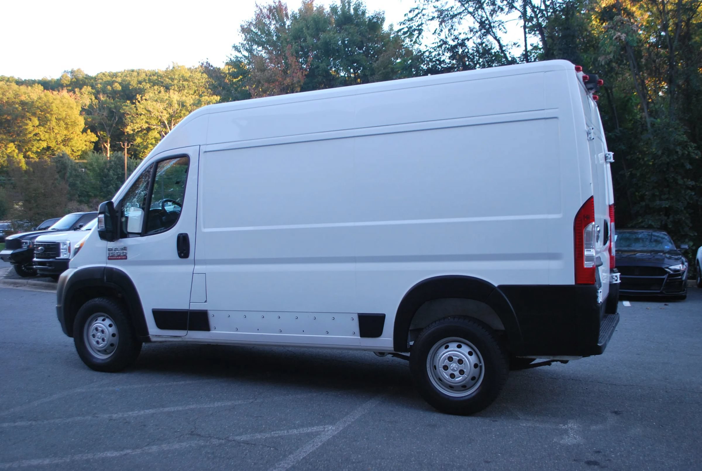 Used 2019 RAM ProMaster 1500 FWD image 4