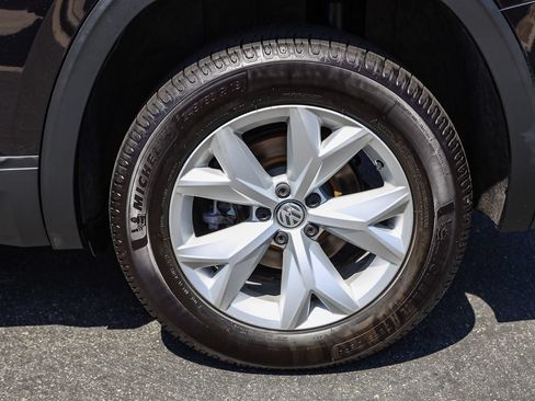 Used 2019 Volkswagen Atlas SE w/ Towing Package FWD image 9
