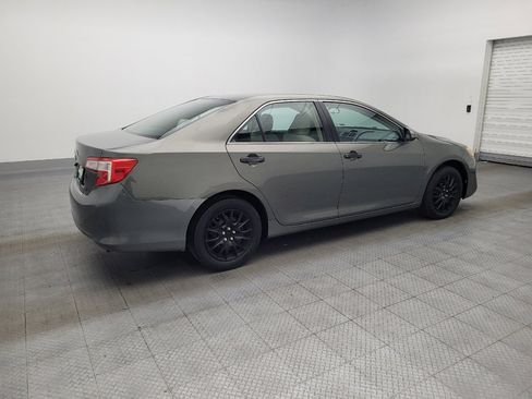 Used 2014 Toyota Camry L image 10