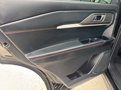 Used 2025 Ford Explorer ST-Line w/ ST-Line Street Pack image 27