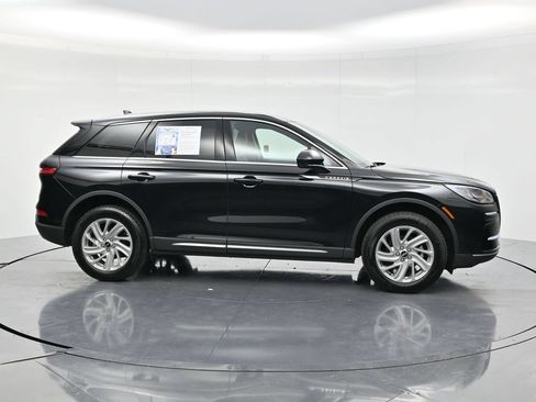 Used 2025 Lincoln Corsair AWD image 4