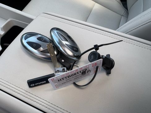 Used 2025 Hyundai Santa Fe Calligraphy FWD image 38