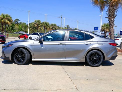 Used 2025 Toyota Camry SE w/ Multimedia Upgrade Package image 25