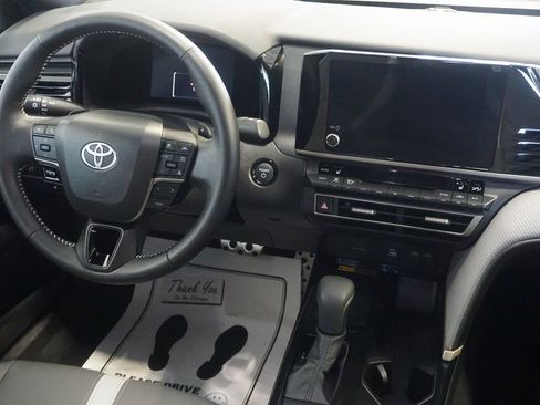 Certified 2025 Toyota Camry SE w/ Convenience Package image 29