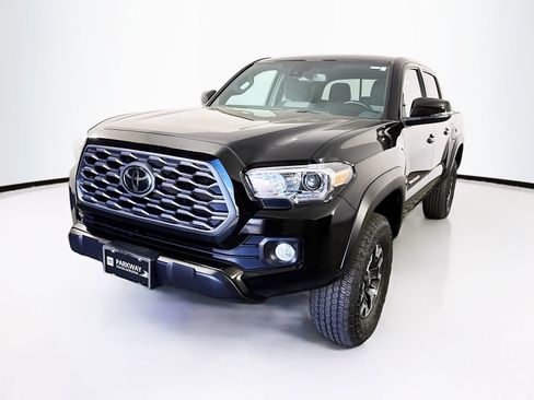 Certified 2023 Toyota Tacoma TRD Off-Road AWD/4WD image 3