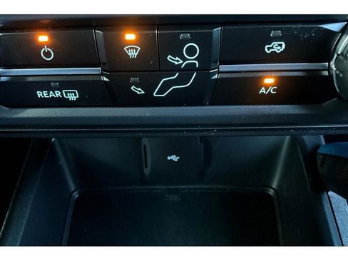 Used 2024 Ford Bronco Black Diamond image 25