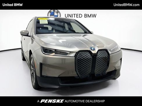 Used 2024 BMW iX xDrive50 AWD/4WD image 3