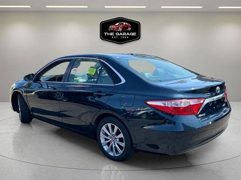 Used 2016 Toyota Camry XLE w/ Moonroof Package FWD image 3