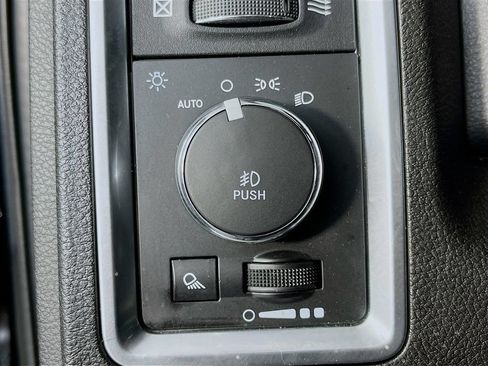 Used 2019 RAM 1500 Warlock AWD/4WD image 13