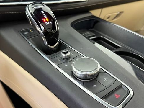 Used 2023 Cadillac Escalade ESV Premium Luxury w/ Performance Package AWD/4WD image 21