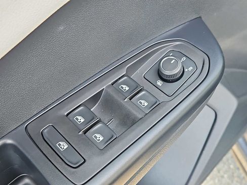 Used 2025 Volkswagen Taos S AWD/4WD image 24