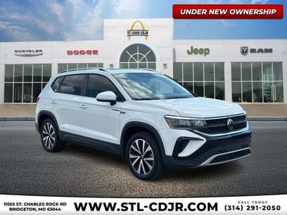 Used 2023 Volkswagen Taos SE w/ Panoramic Sunroof Package