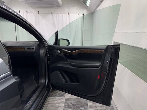 Used 2017 Tesla Model X 75D AWD/4WD image 24